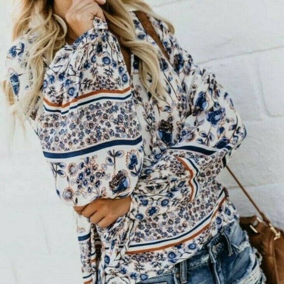 LAST ONE!! Floral Print Long Sleeve Blouse Top - Picture 2 of 8